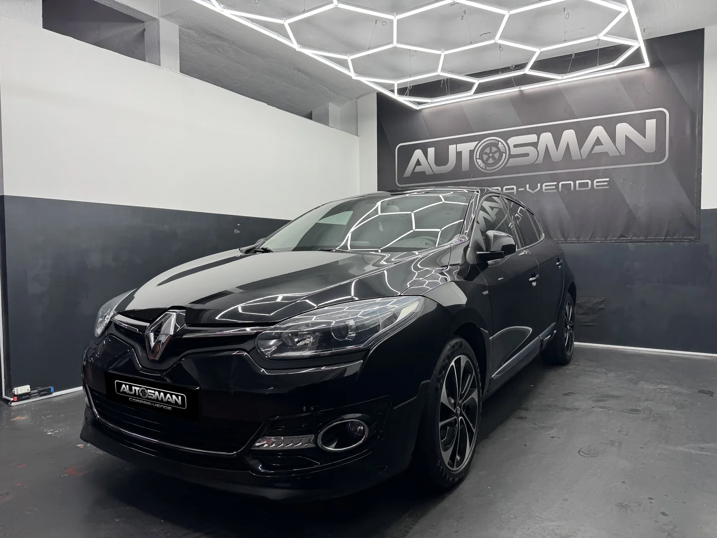 RENAULT MEGANE  LIMITED 2015 Diésel Negro - Vista lateral